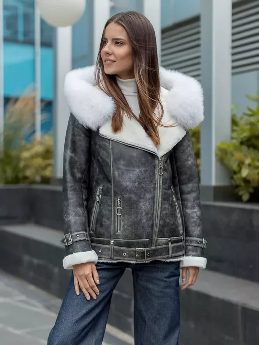девушка в куртке авиатор с мехом