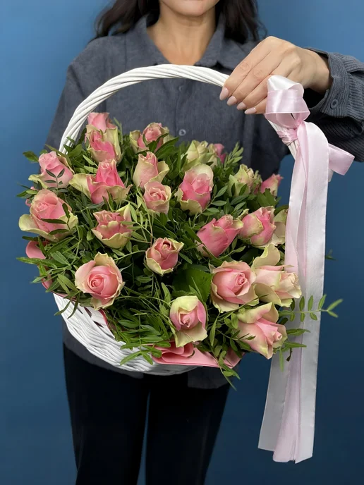 ROZA4U Букет живых цветов из 25 розовых роз в корзине, розовый, фото 2